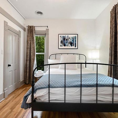 Lola House! Cozy Comfort, Prime Old Town Location フォート・コリンズ エクステリア 写真